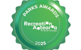 A green award graphic with the words Parks Awards along the top, Recreation Aotearoa in the middle, and 2005 down the bottom